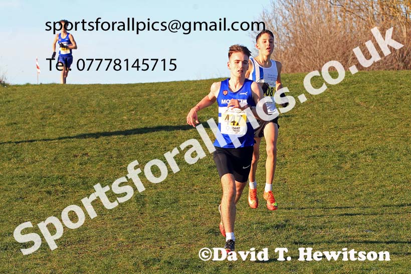 Mens under-17s, 2022 North Eastern Cross Country Champs., Temple Park, South Shields.  Photo: David T. Hewitson/Sports for All Pics